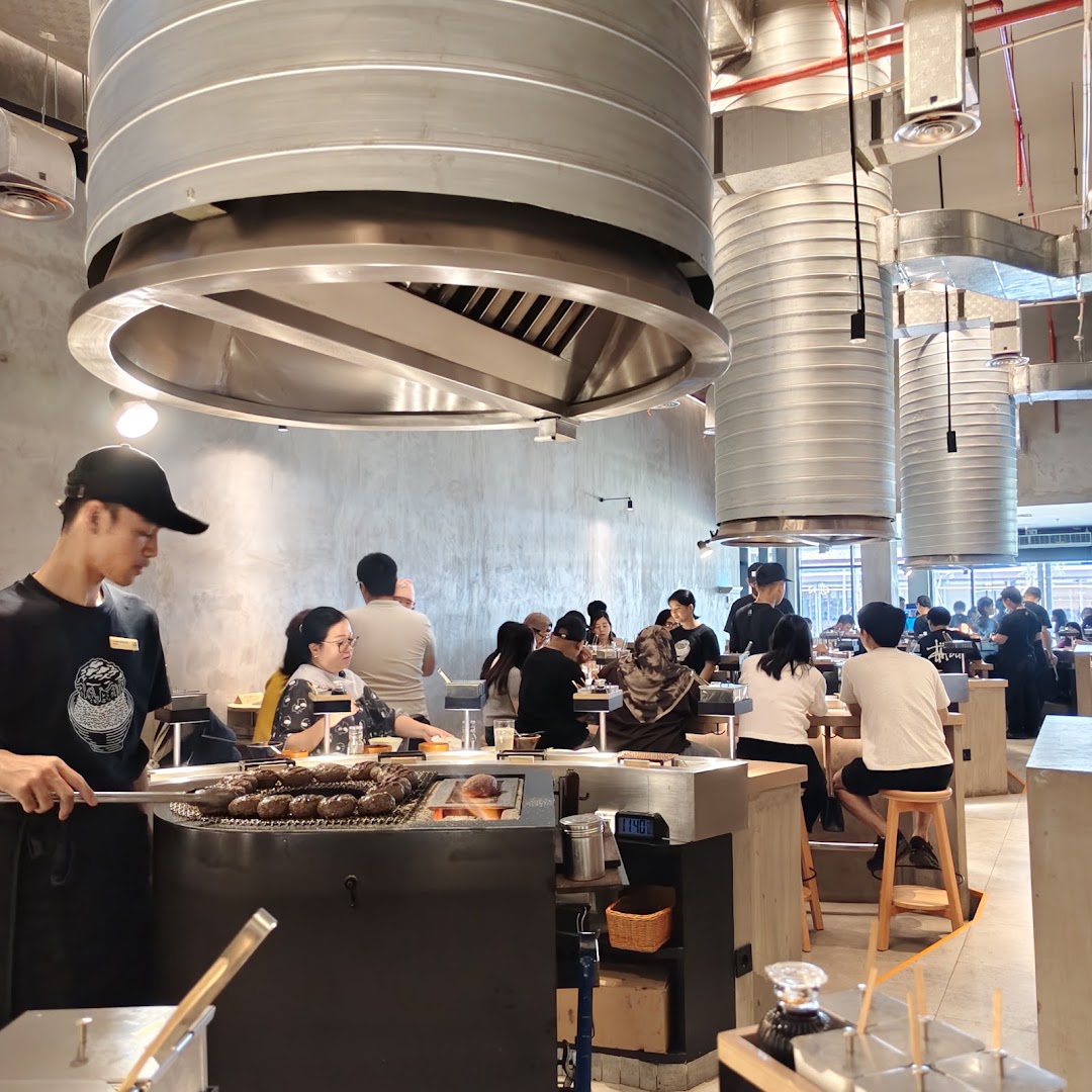 Hikiniku to Come: high quality restaurant interior shot