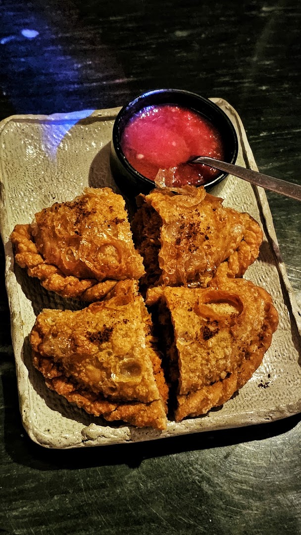 Libros Jakarta: appetizing photo of bar food
