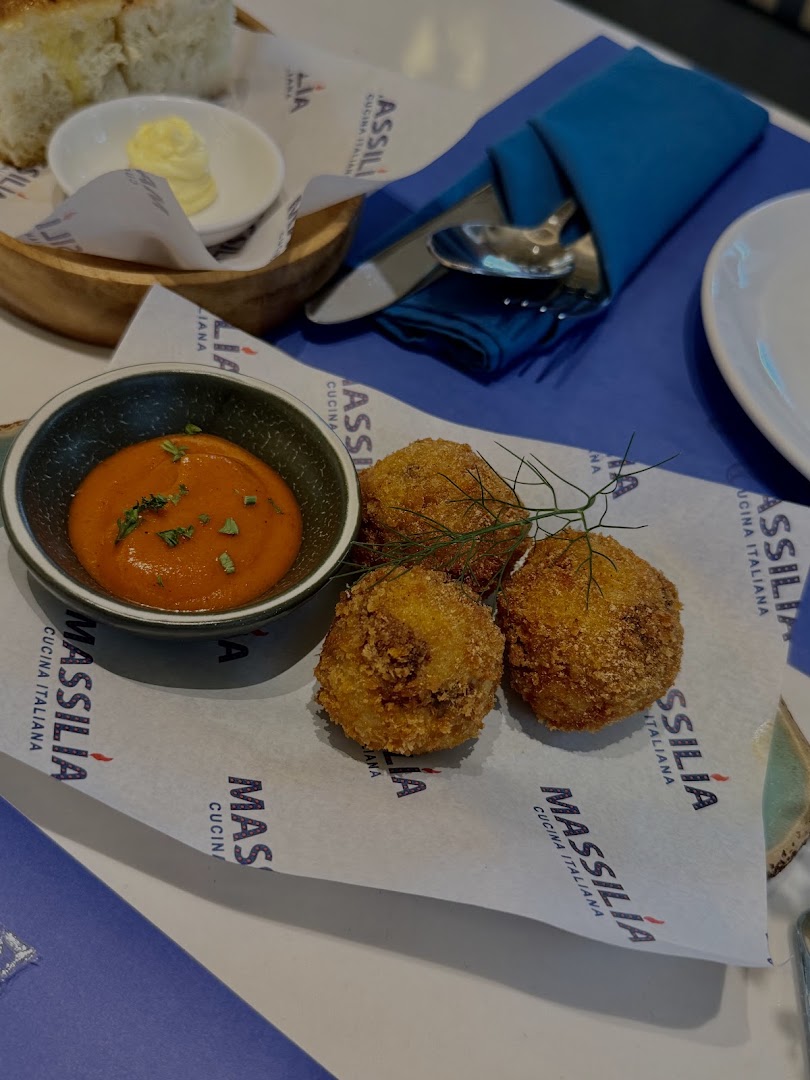 Massilia Cucina Italiana: appetizing food photo with branding