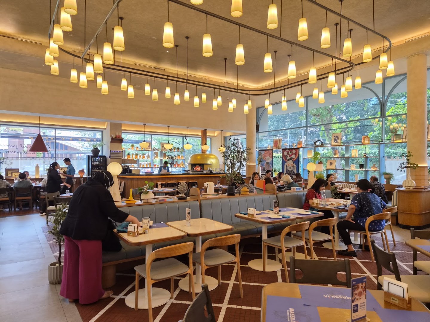 Massilia Cucina Italiana: inviting and professional restaurant interior