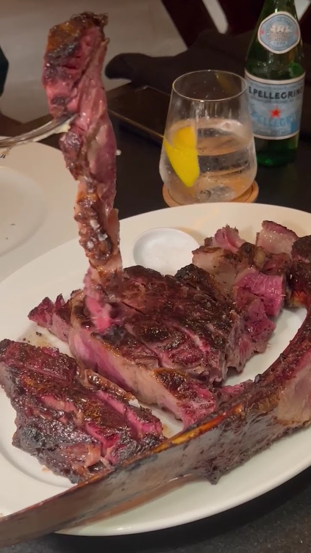 Meatguy Steakhouse II: appetizing high-quality steak photo