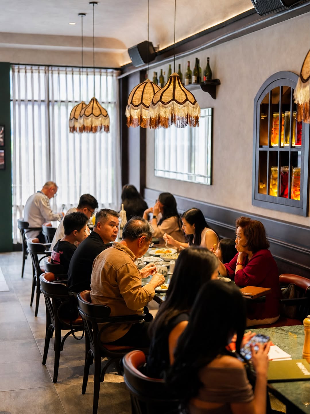 Paris Café: inviting atmosphere and professional quality