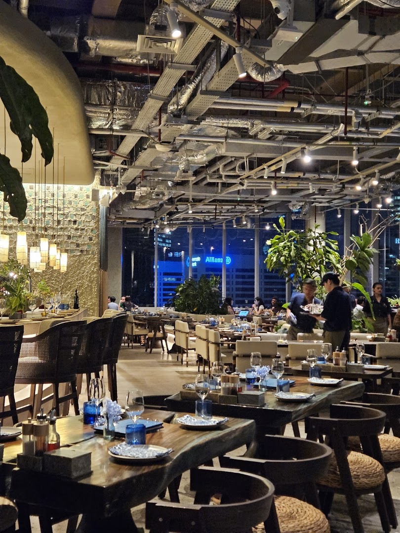 Pizza 4P's Indonesia: high quality restaurant interior shot