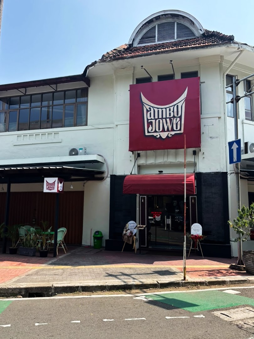 Rumah Makan Ambo Jowo: clear exterior shot of restaurant