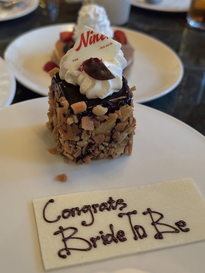 The Nineteen: appetizing food photo for restaurant