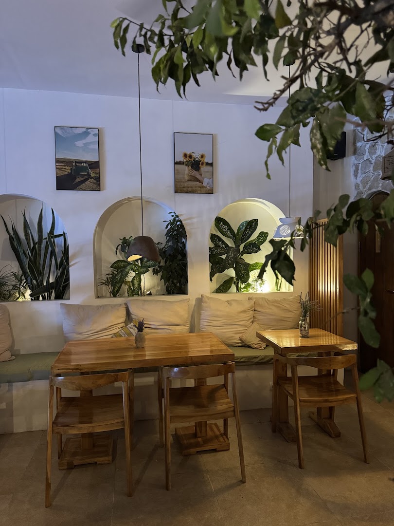 Simonetta: inviting and well-composed interior shot