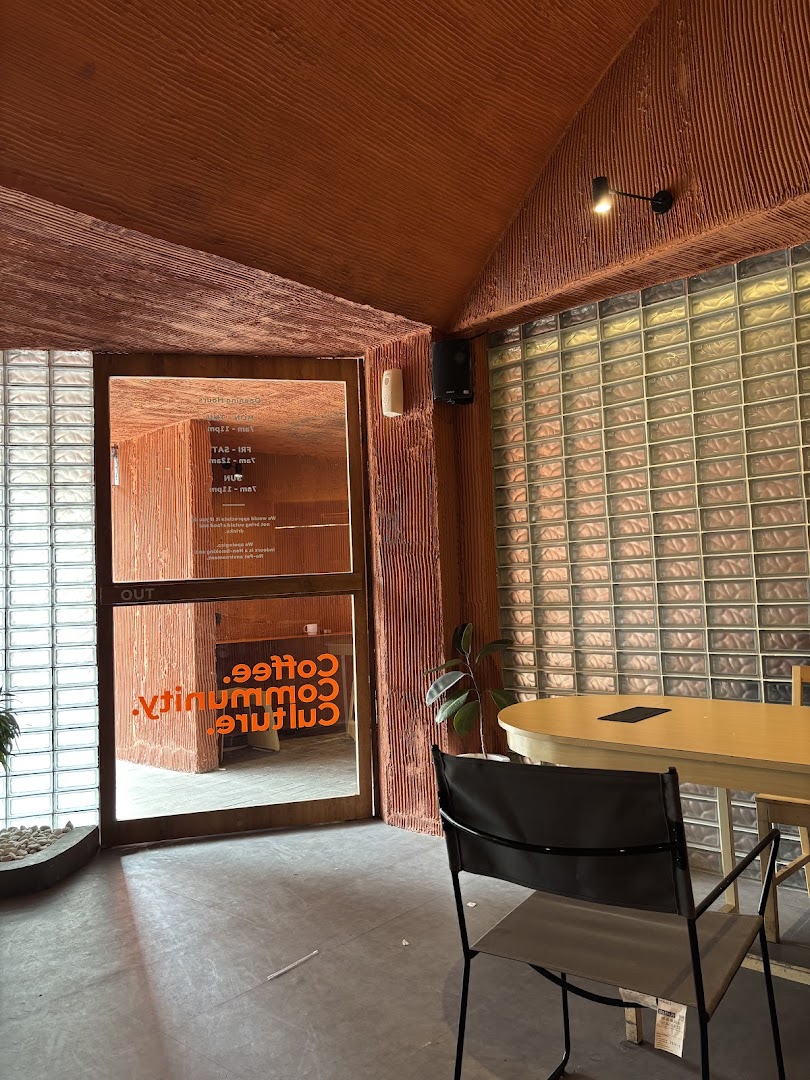 District 27 Coffee: venue interior and atmosphere