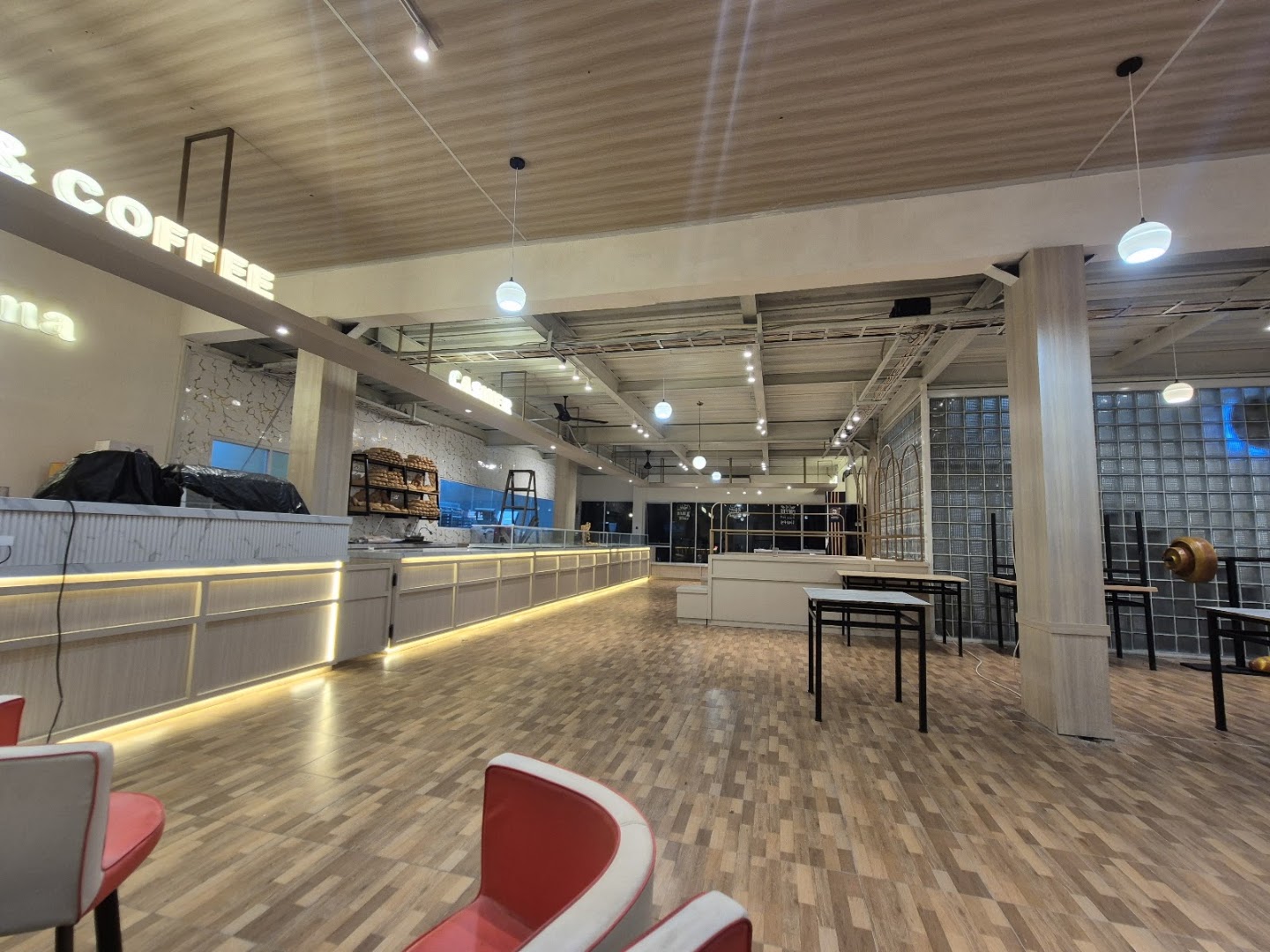Layers & Crema: clear view of venue interior