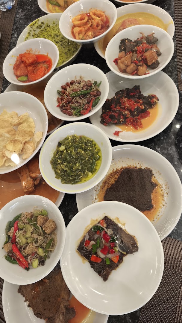 Pagi Sore: appetizing display of restaurant food
