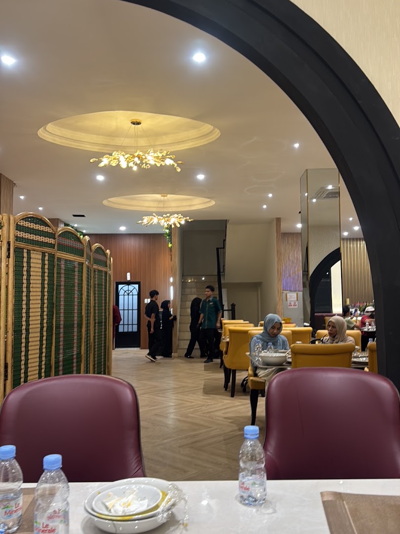 Pagi Sore: clear shot of restaurant interior