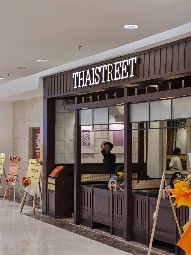 Thai Street: clear photo of restaurant exterior
