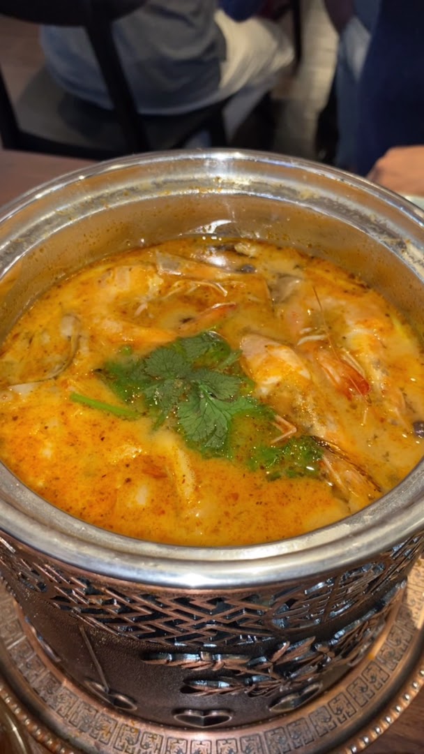 Thai Street: appetizing photo of Thai food