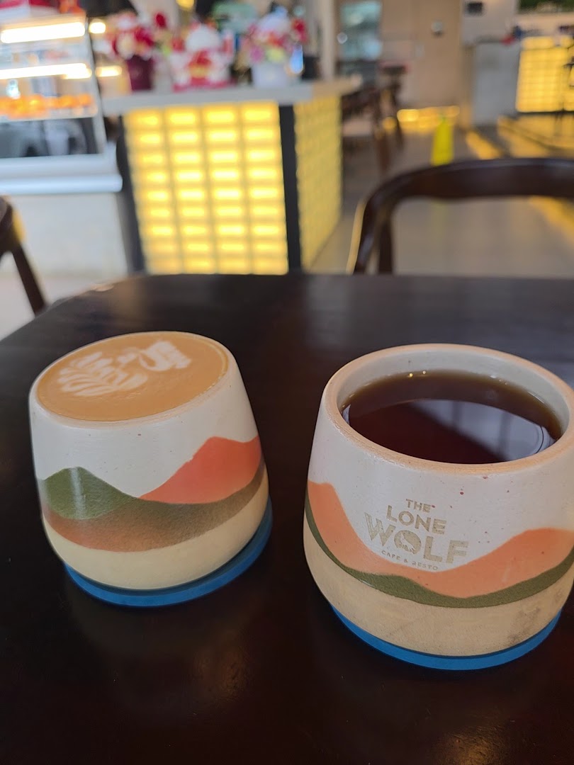 The Lone Wolf Cafe & Resto: appealing photo of cafe drinks