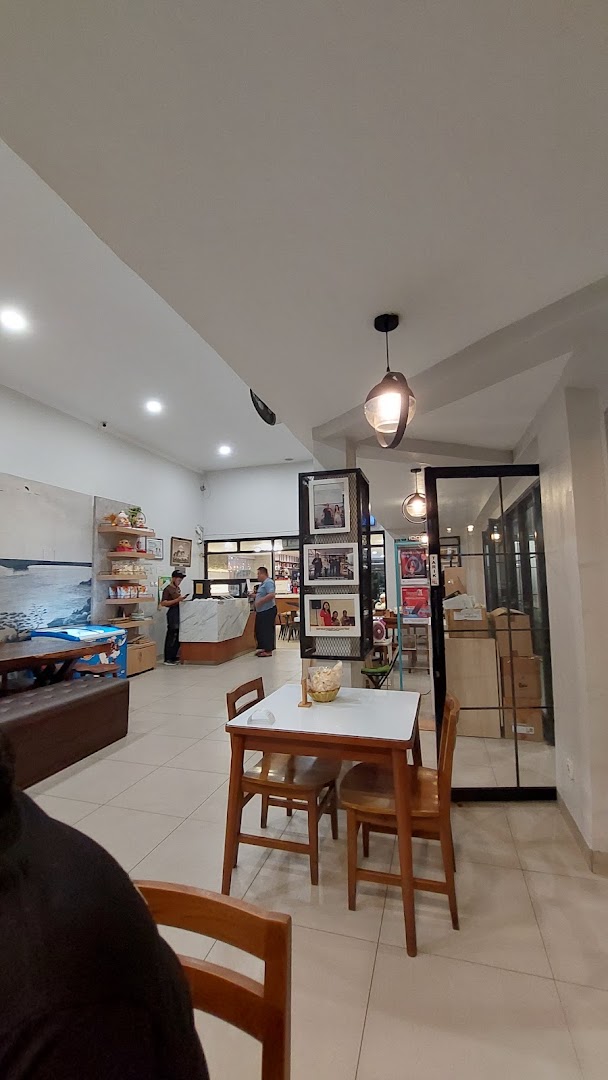 Coffee J: clear view of cafe interior