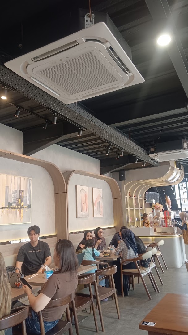 Deal Coffee: inviting cafe atmosphere