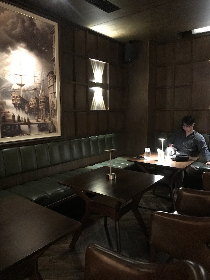 Bojana: venue atmosphere and interior