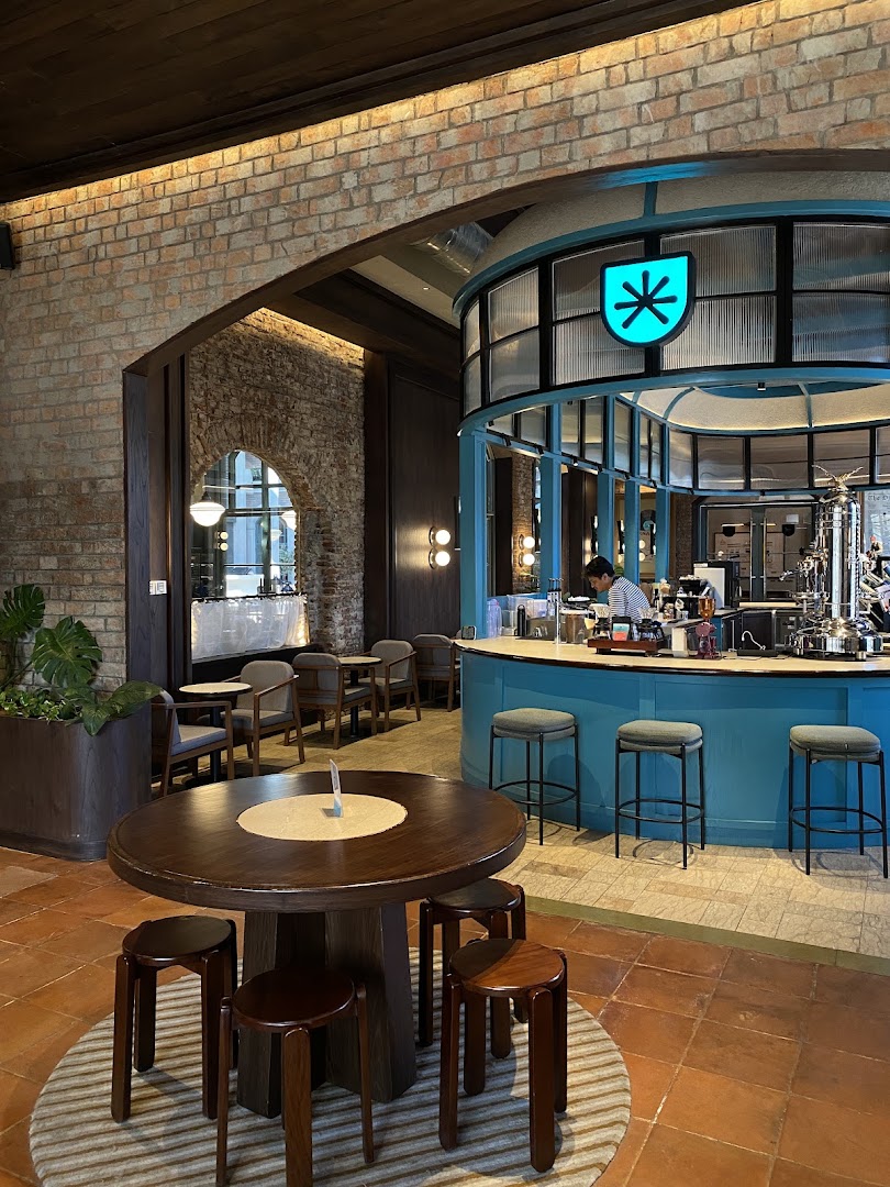 Djournal Coffee Kota Lama: high quality interior atmosphere shot