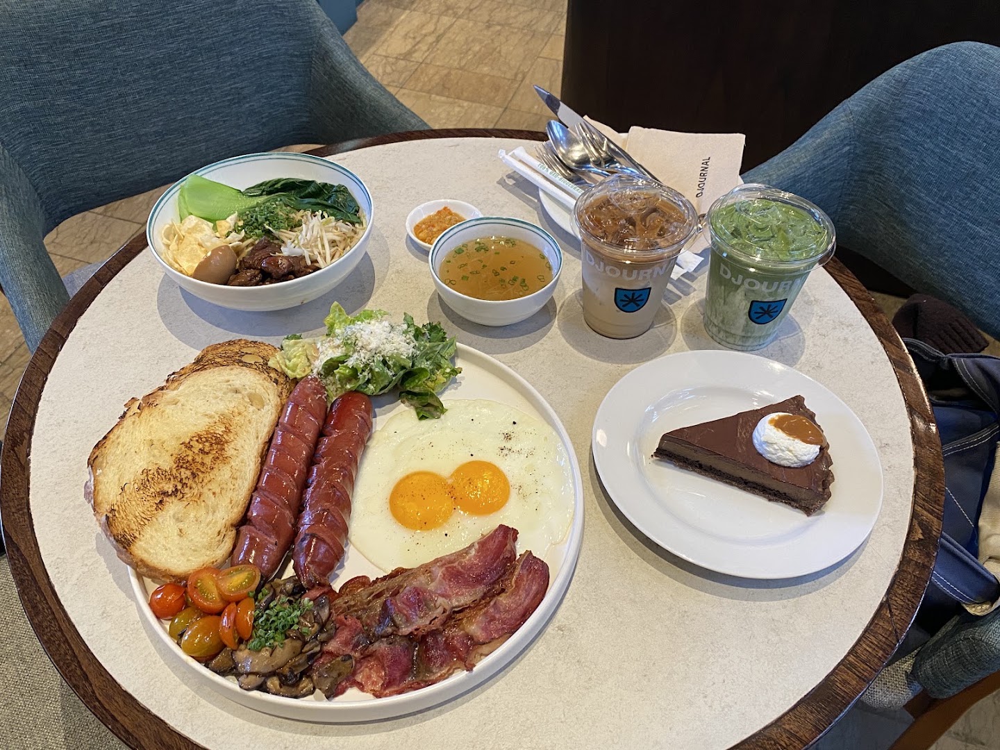 Djournal Coffee Kota Lama: appetizing, high-quality food photography