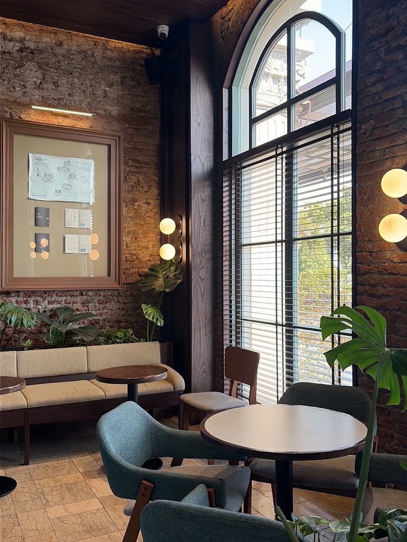 Djournal Coffee Kota Lama: attractive and professional interior shot