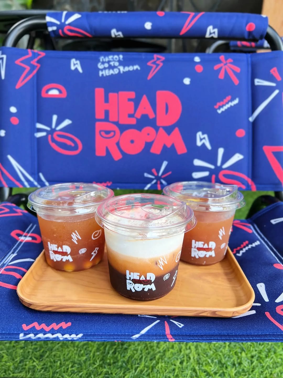 Headroom Coffee Semarang: appealing product shot with branding