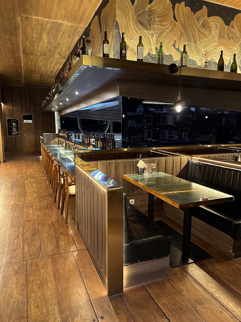 Kin Teppanyaki & Bar: high quality interior atmosphere shot