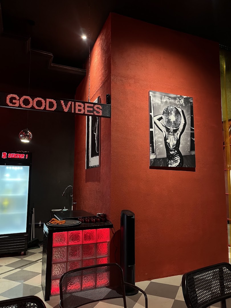 Sektor 1 Coffee: venue atmosphere and decor