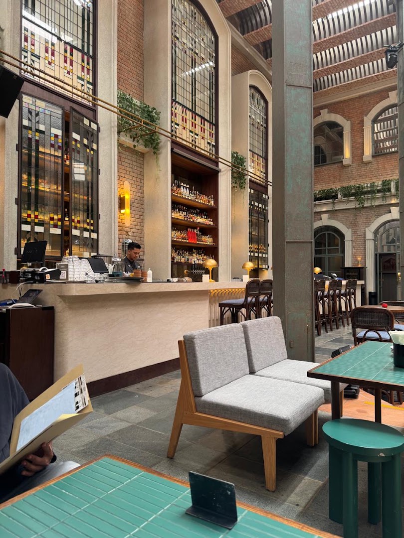 SKOLA Courtyard & Restaurant: high quality interior atmosphere shot