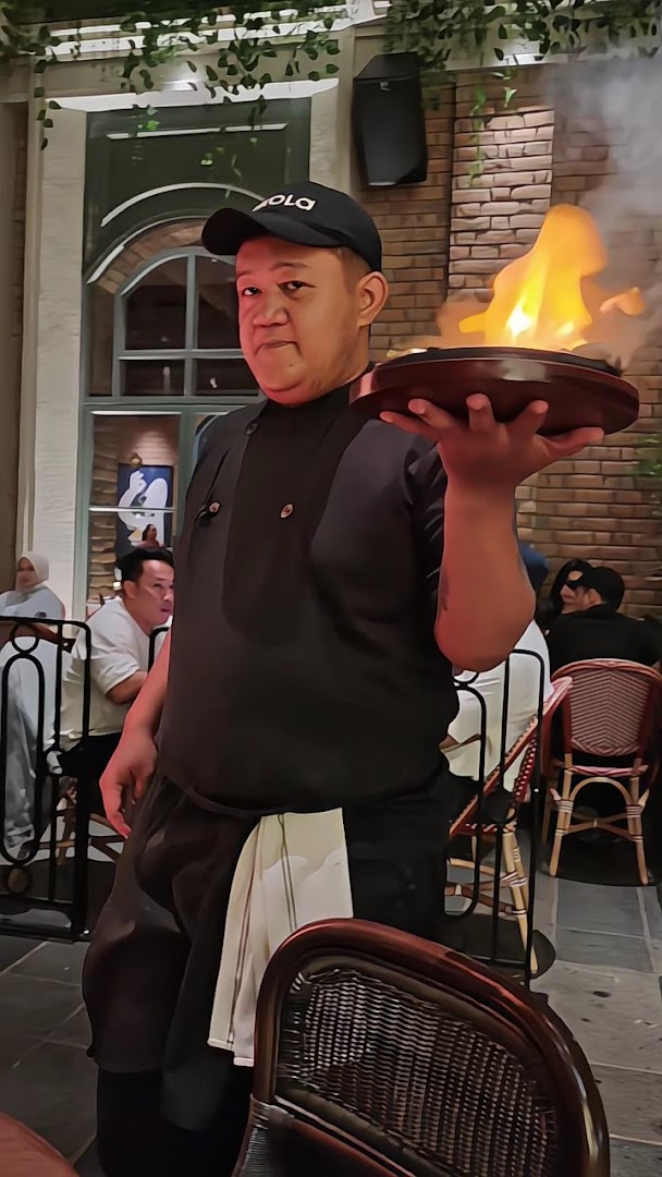 SKOLA Courtyard & Restaurant: engaging staff and atmosphere photo