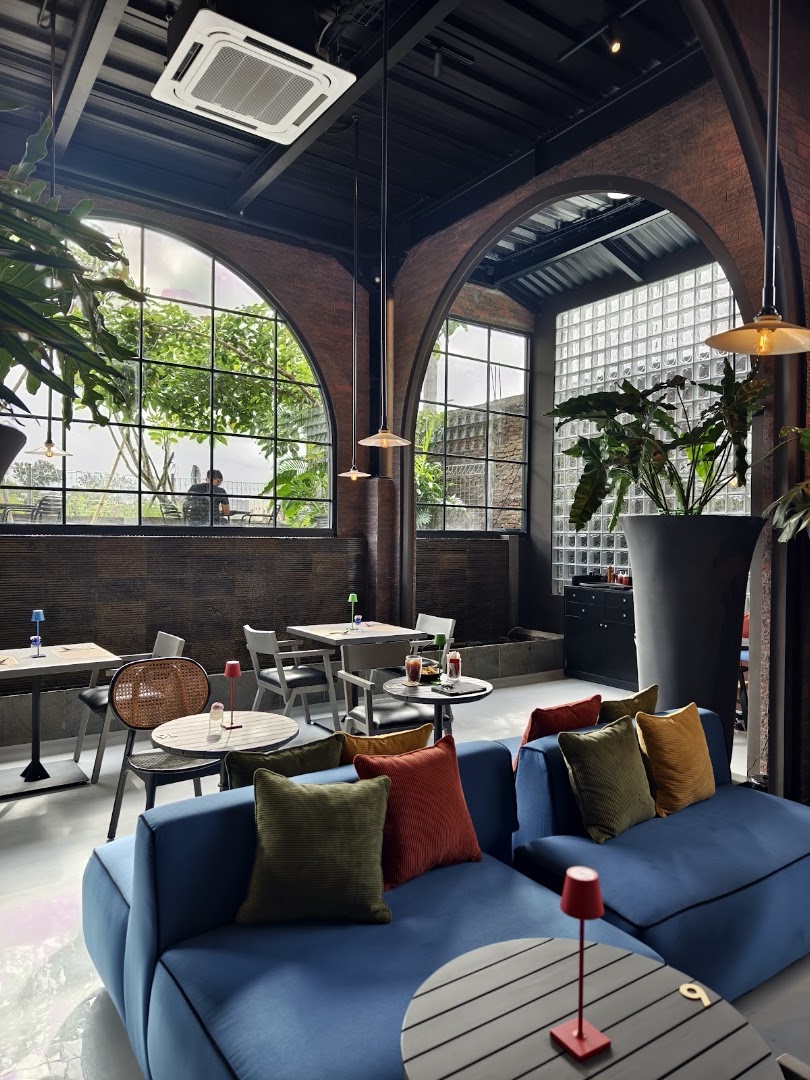 Terrata Social Dining: attractive, high-quality interior atmosphere photo