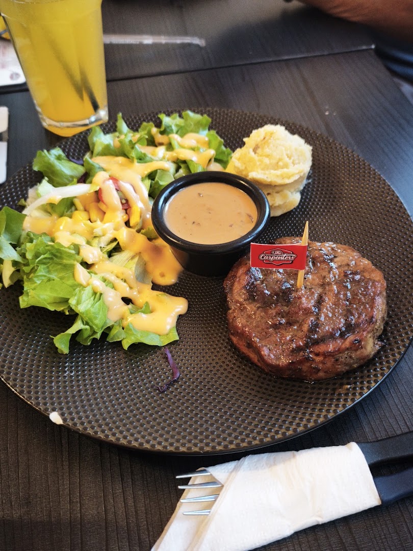 The Carpenters Steak & Pepper Rice Erlangga: appetizing, high-quality food photography