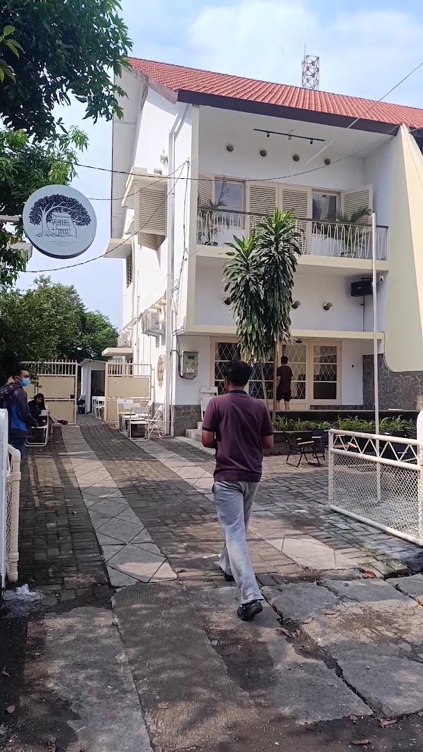 Binar Sebaya: clear exterior view of venue