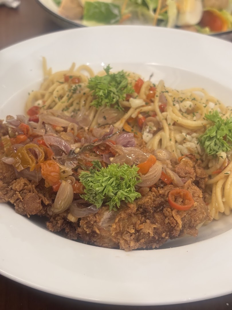 Binar Sebaya: appetizing photo of served food