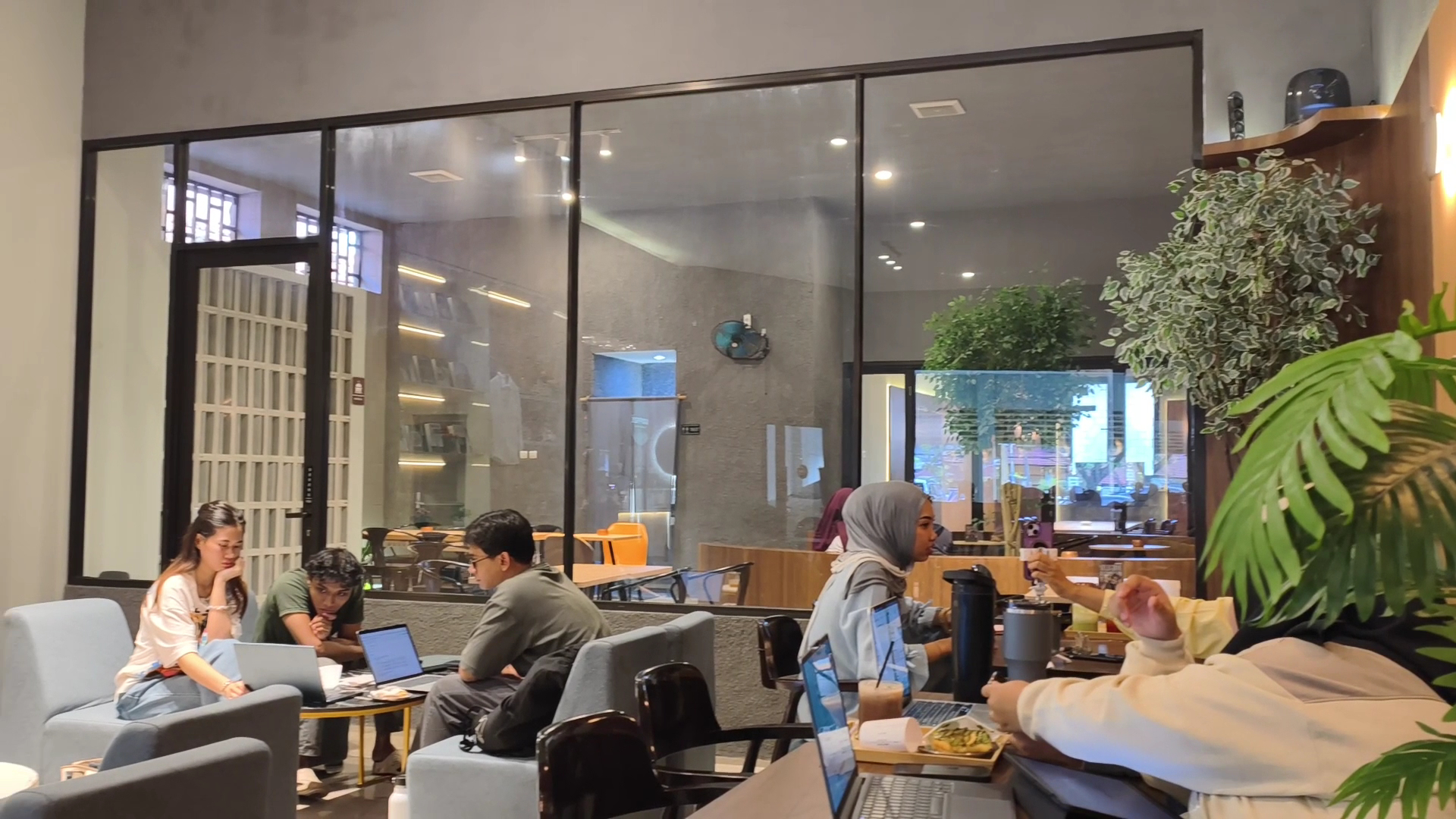 Goffee: inviting cafe atmosphere