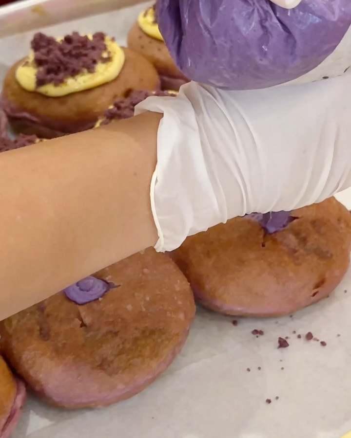 Goughgrih Donuts: food preparation process clearly