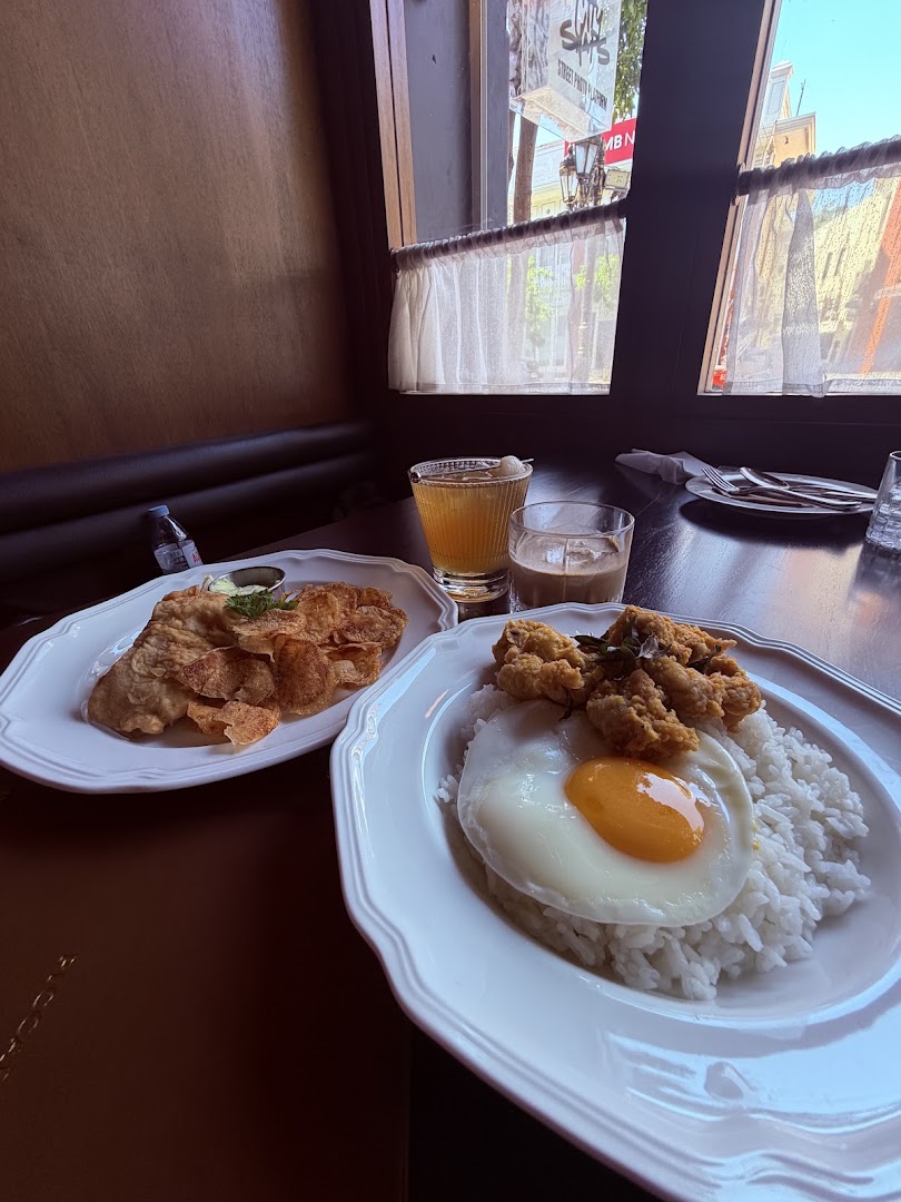 Piccadilly Dine & Brew: appetizing food and drink presentation