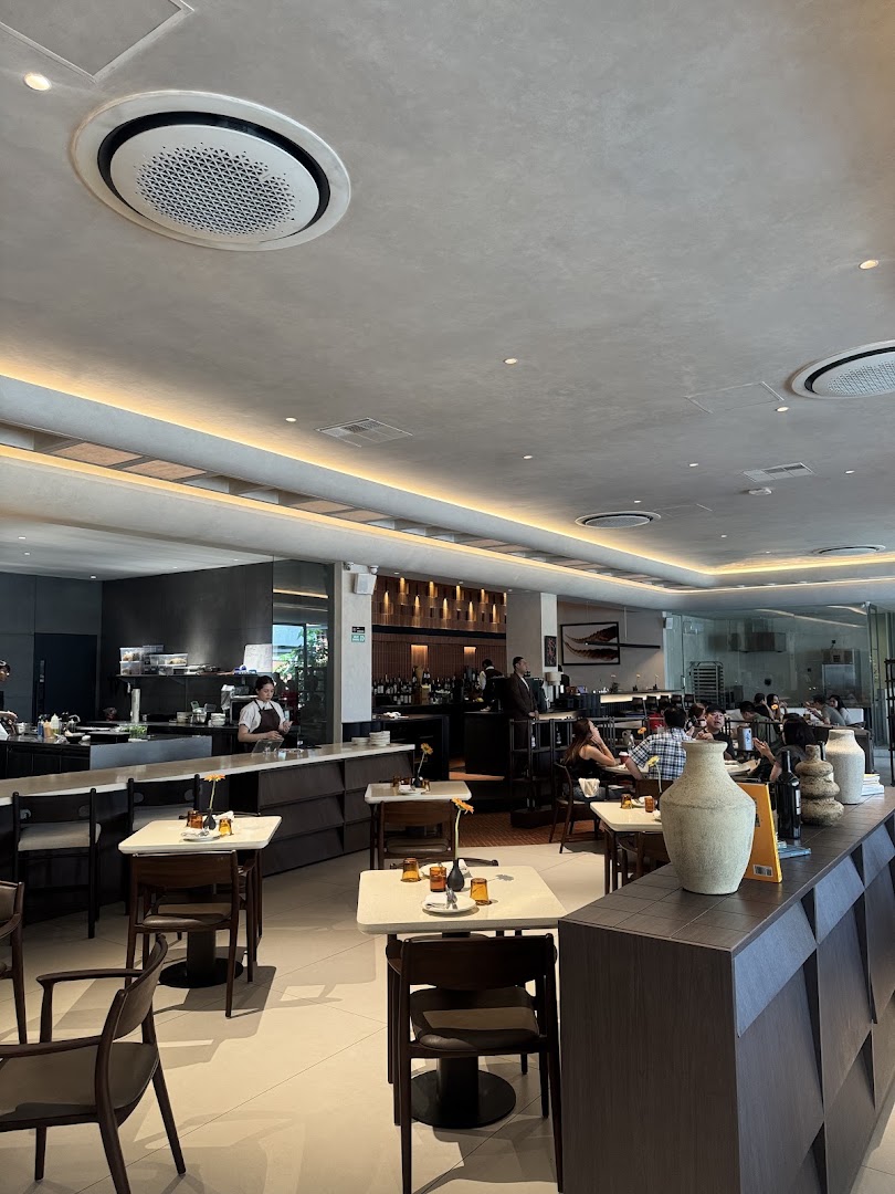 Senses: clear, professional interior restaurant shot