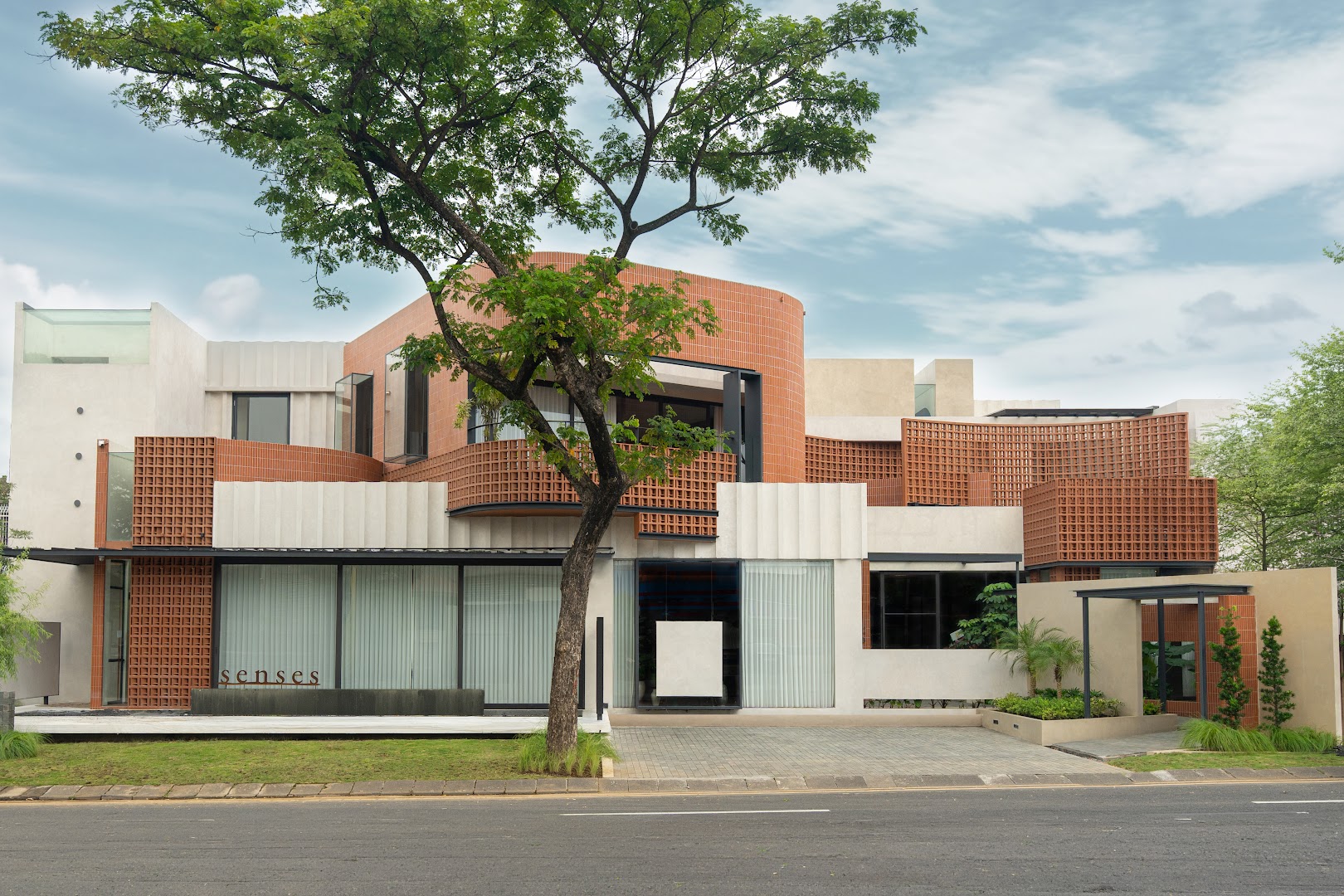 Senses: professional exterior architectural shot