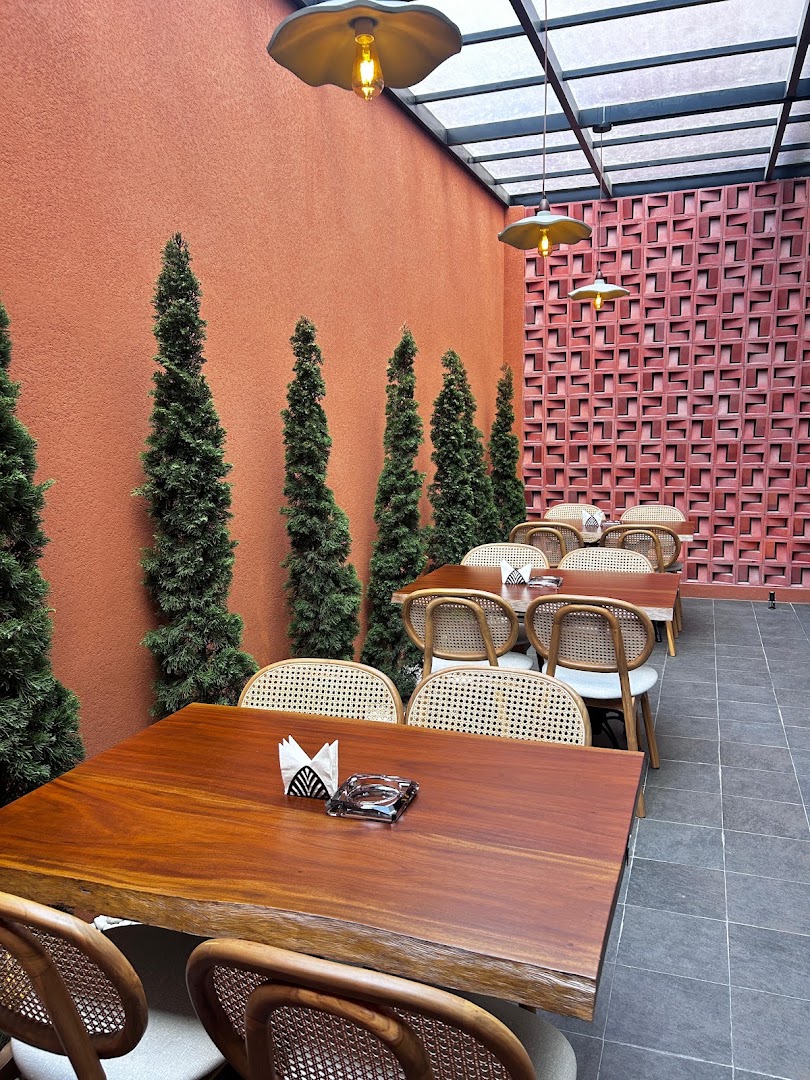 Sugar Spoon: attractive, well-lit venue atmosphere