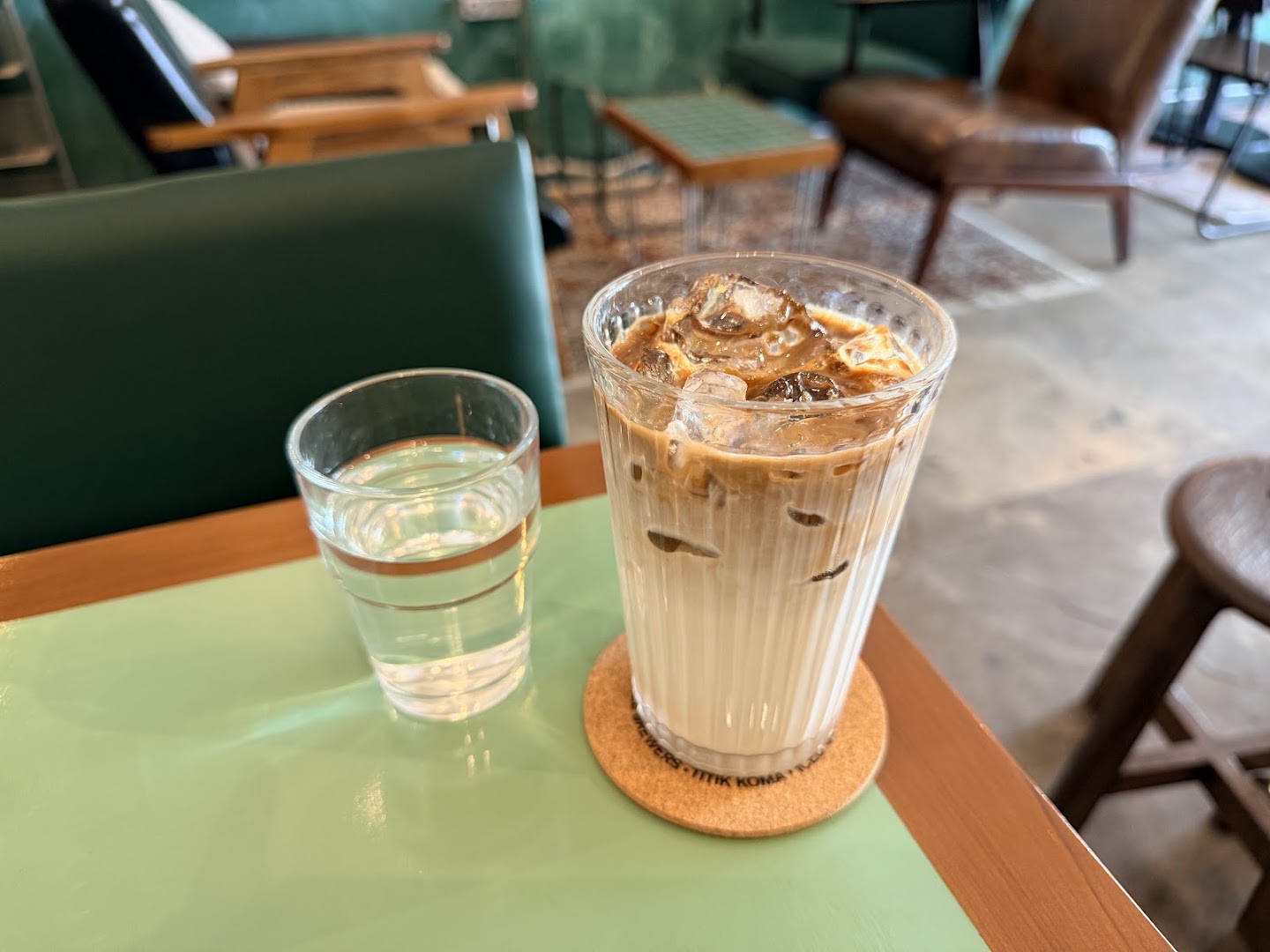 Titik Koma Nirwana: appealing, high-quality drink photo