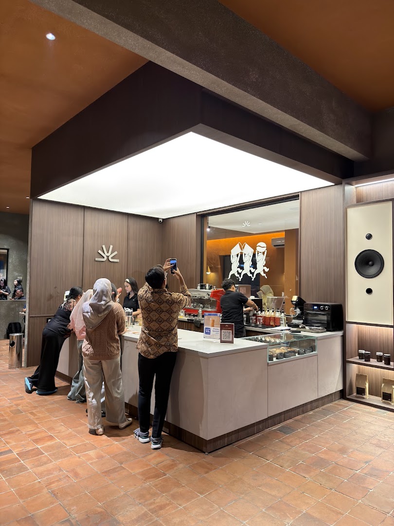 Zumma Coffee: clear, professional shot of interior
