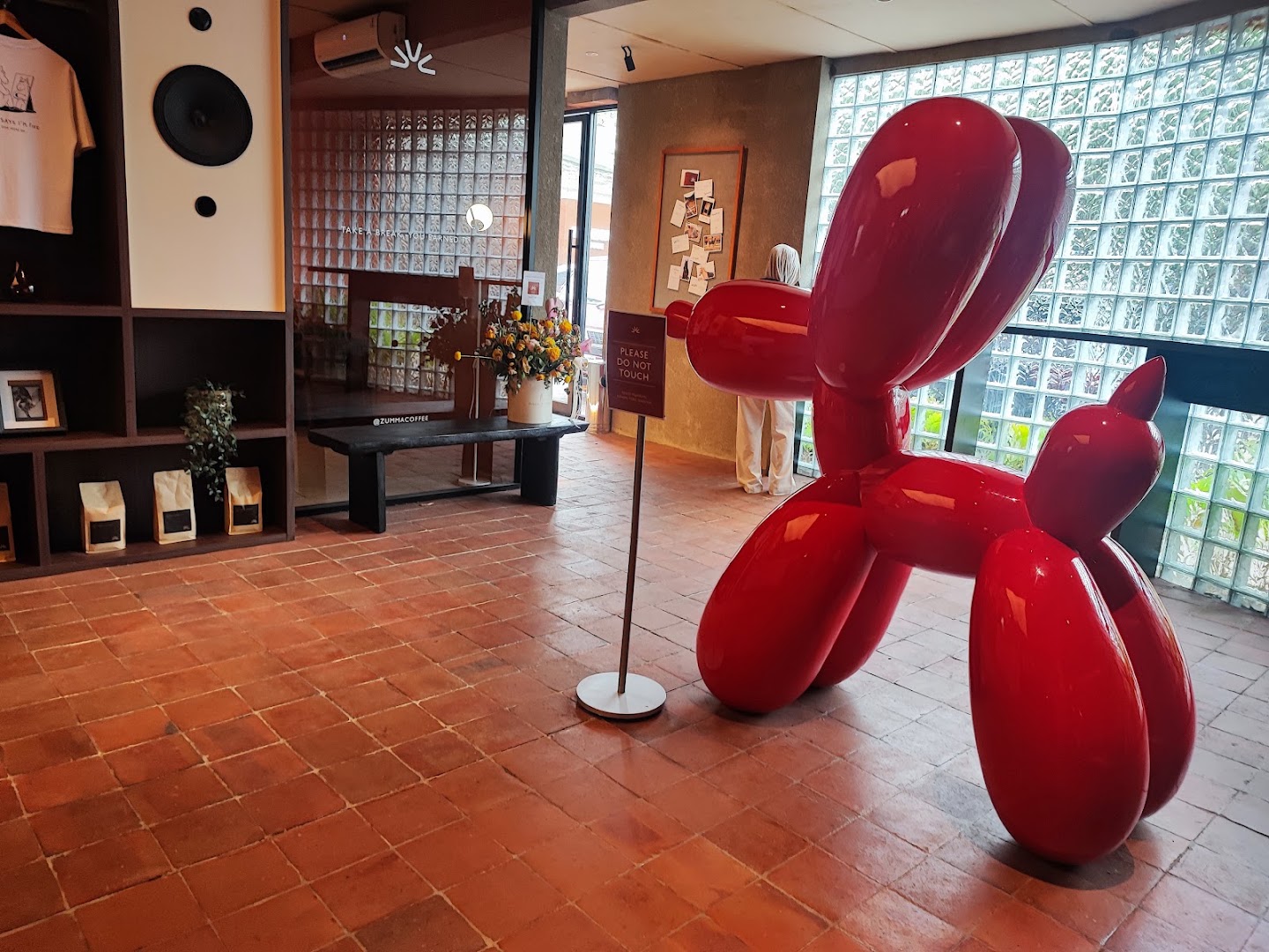Zumma Coffee: venue interior and atmosphere