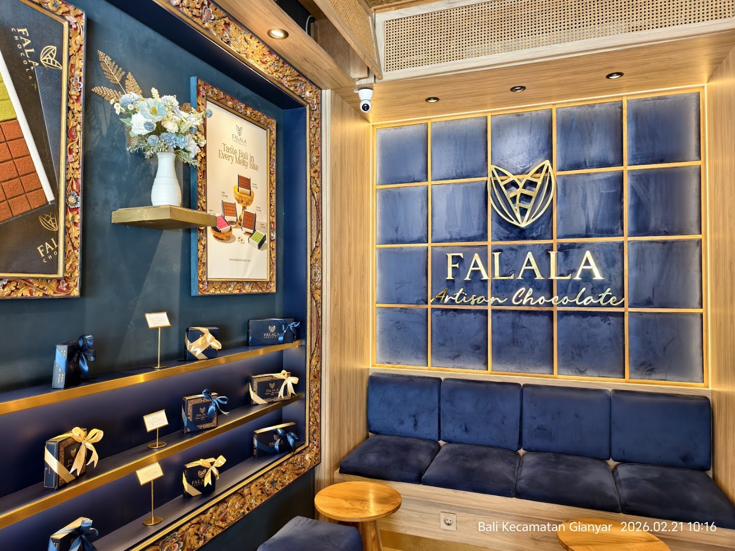 Falala Artisan Chocolate Ubud: professional interior shop photo