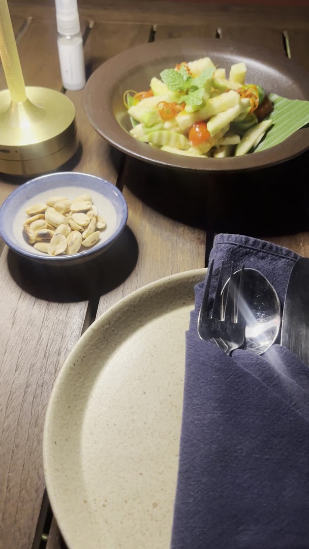 Juna: appetizing food and clean presentation