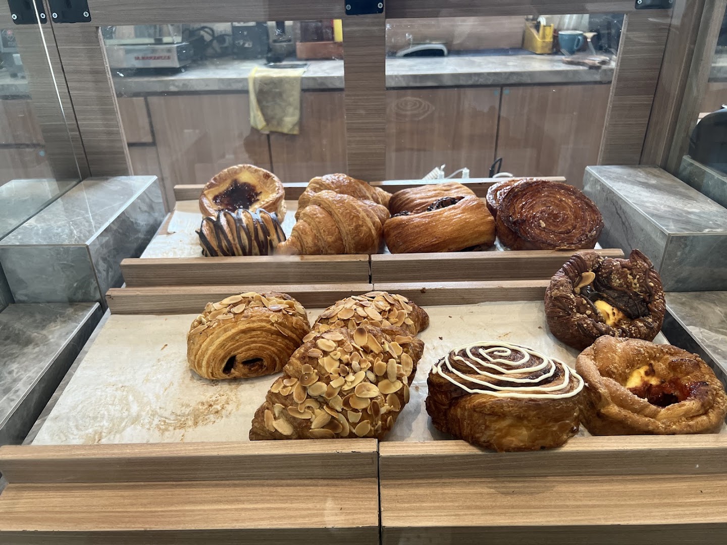 Opera Pastry Cafe: appetizing display of fresh pastries