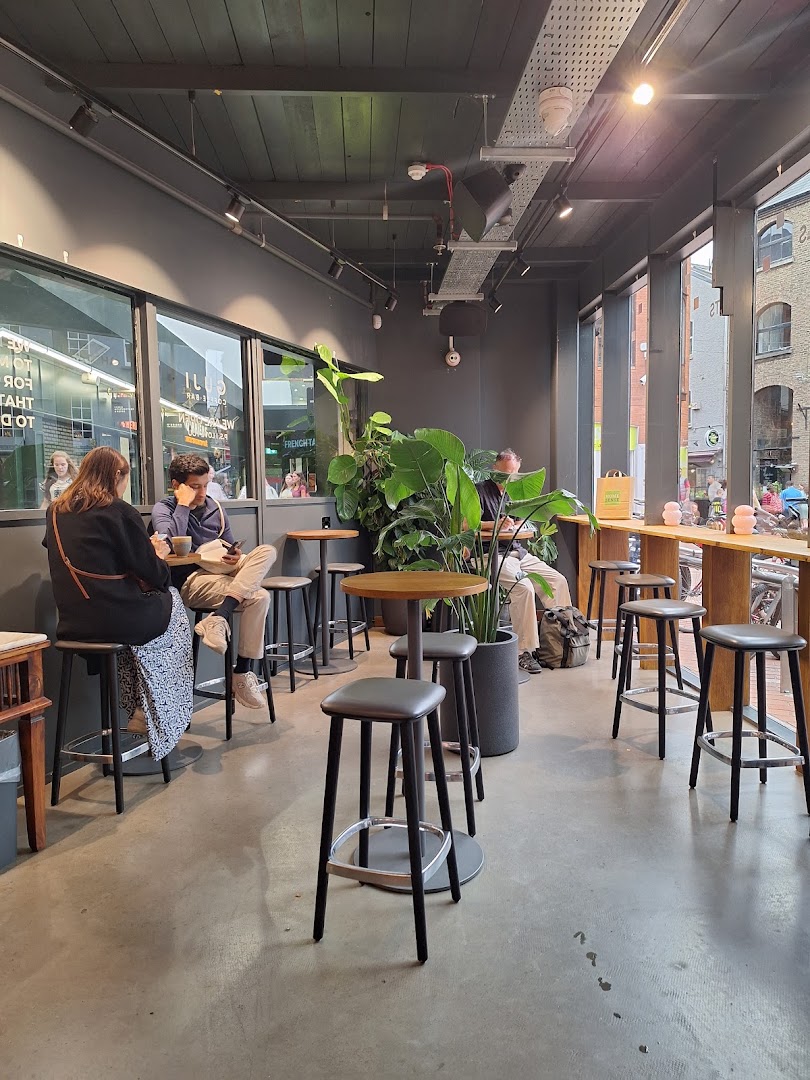 Guji Coffee Bar: inviting and clear venue atmosphere