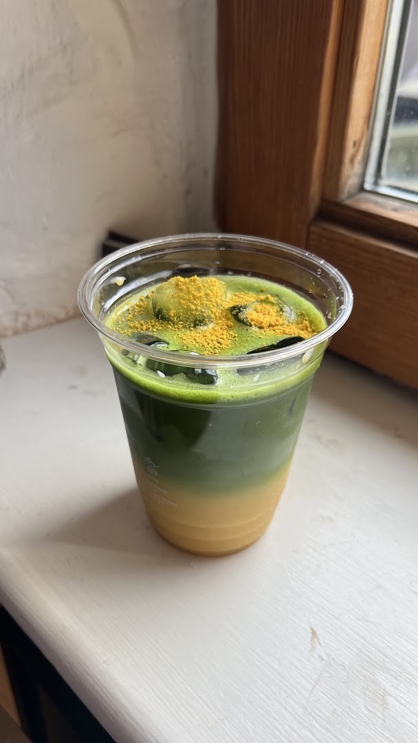 Moon Child Matcha Bar: appetizing photo of matcha drink