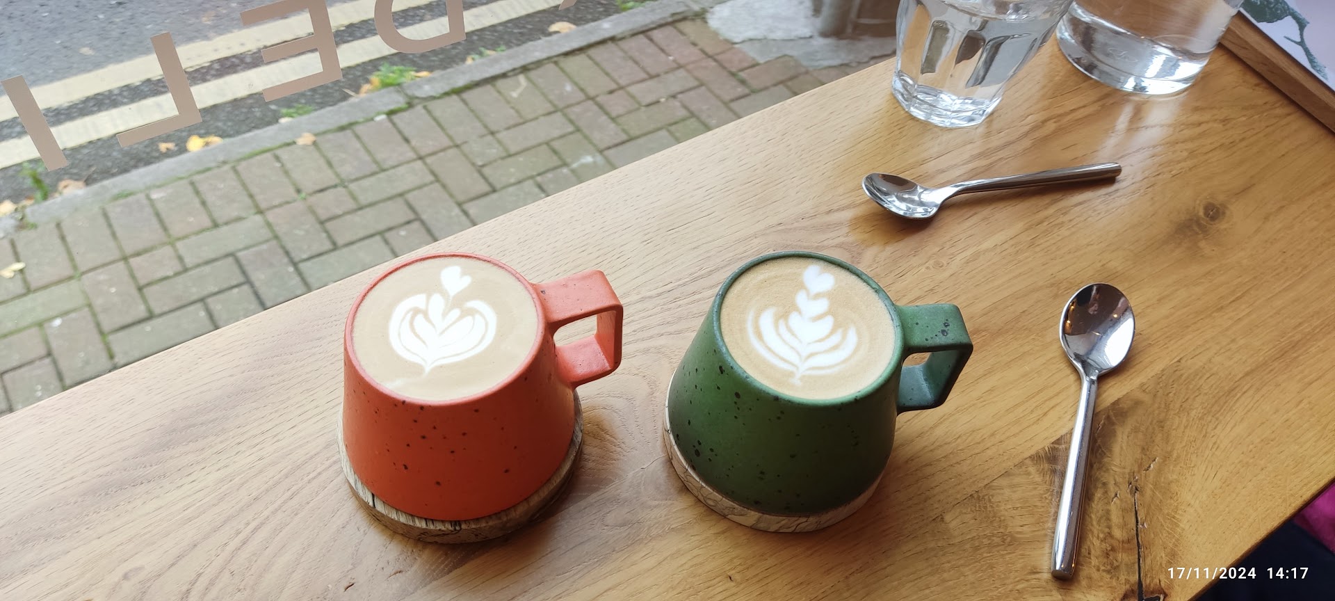 Nádúr Deli: appealing photo of coffee drinks