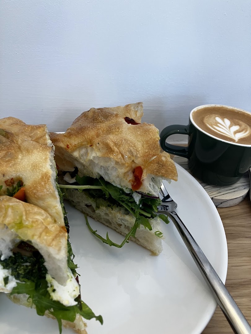 Nádúr Deli: appetizing food and coffee photo