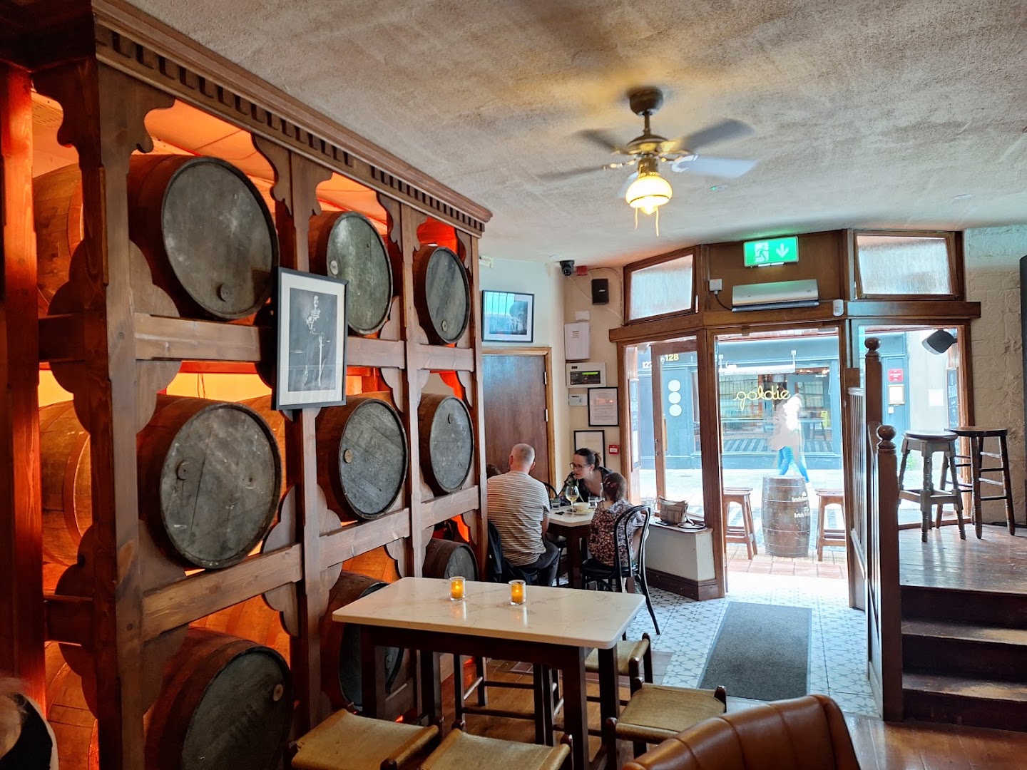 Old Brennans Wine House: clear, inviting interior atmosphere