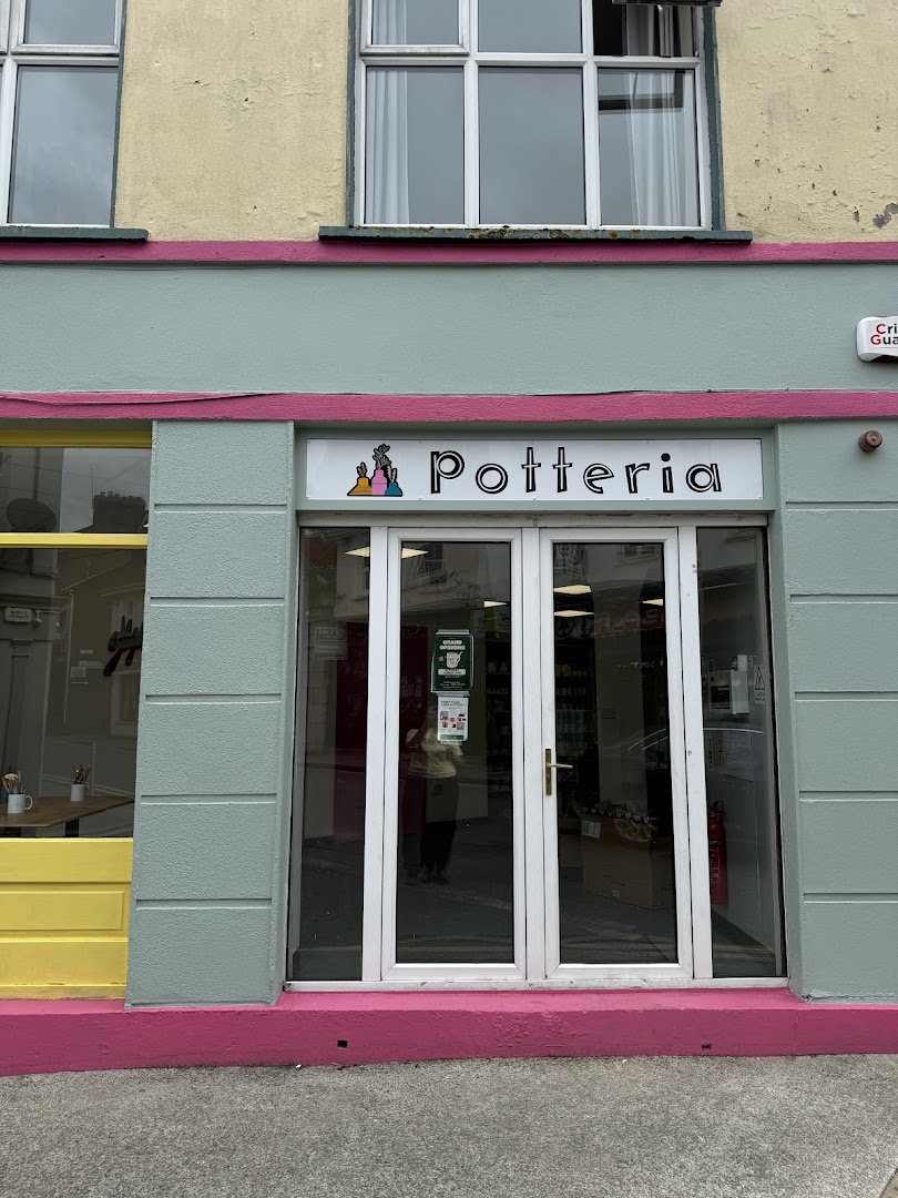 Potteria: clear storefront photo of shop